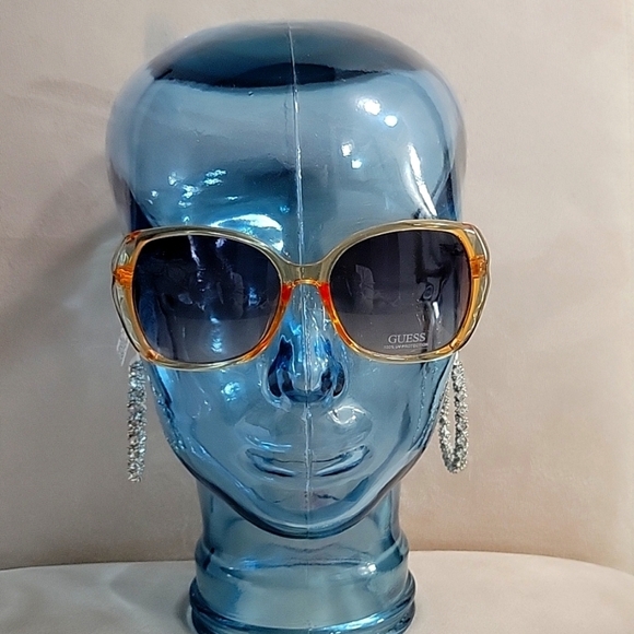 Guess Accessories - Guess Cat Eye sunglasses in Tan